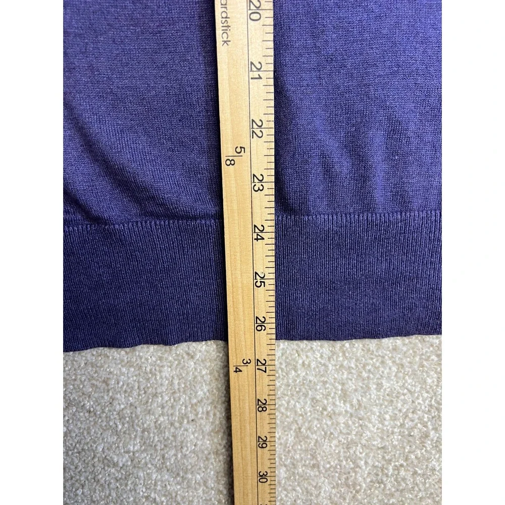 Banana Republic luxurious neck